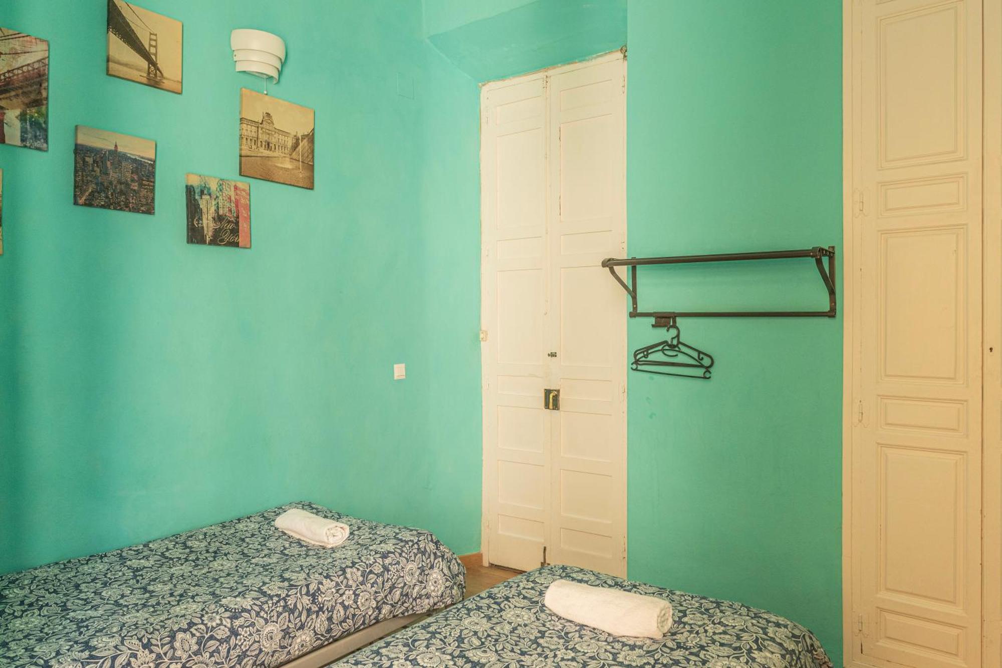 Private In Historic Building On The Square Accommodatie bij particulieren Málaga