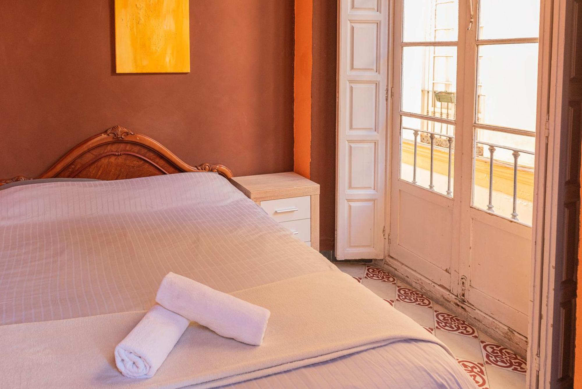 Private In Historic Building On The Square Accommodatie bij particulieren *